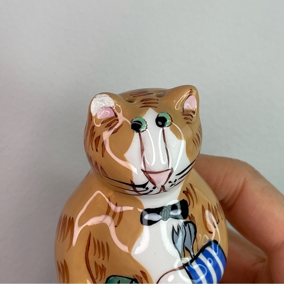 Vintage Handmade Ceramic Cat & Dog Salt / Pepper Shakers - Picture 7 of 7